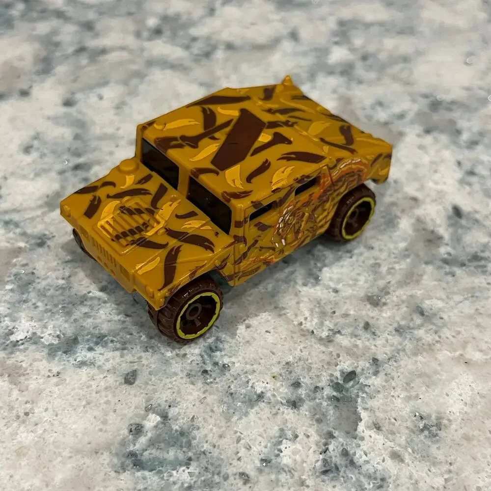 Hot Wheels 2014 Humvee Desert Mainline Offerings Die Cast Collectible Car